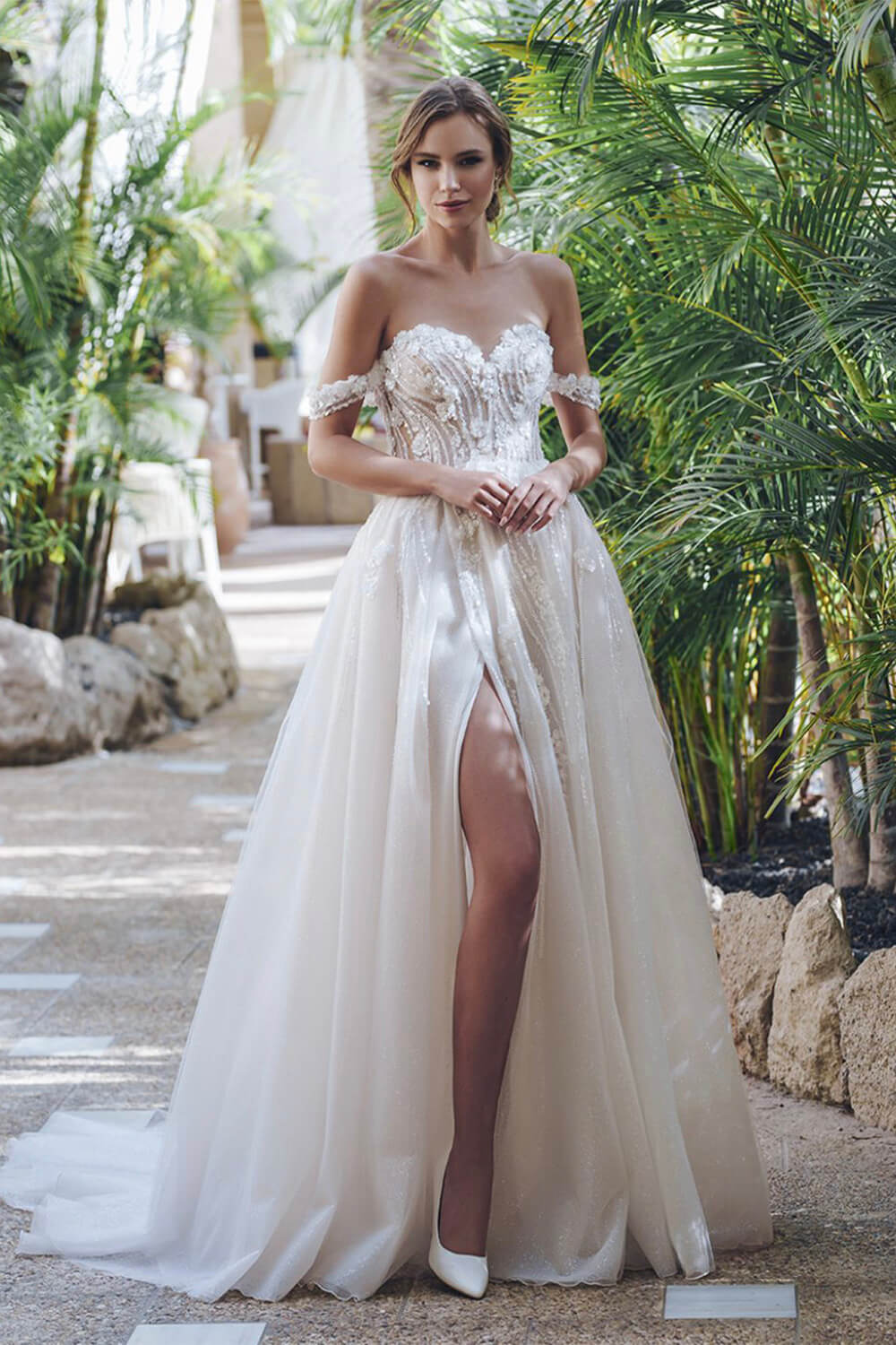 Off shoulder tulle wedding dress