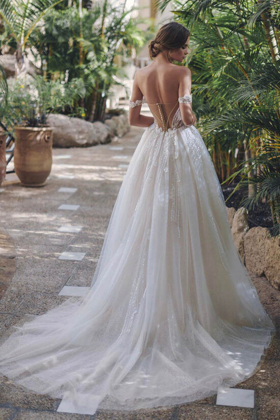 Off shoulder tulle wedding dress