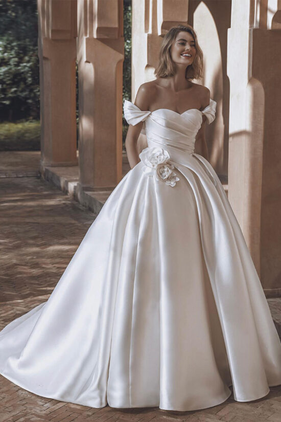 Sweetheart neckline wedding dress