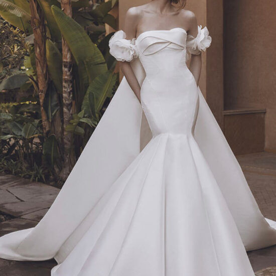 Elegant Mermaid Wedding Dress with a Cape