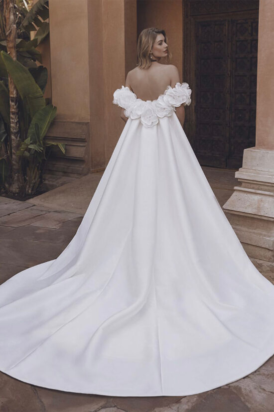 Elegant mermaid wedding dress with a cape