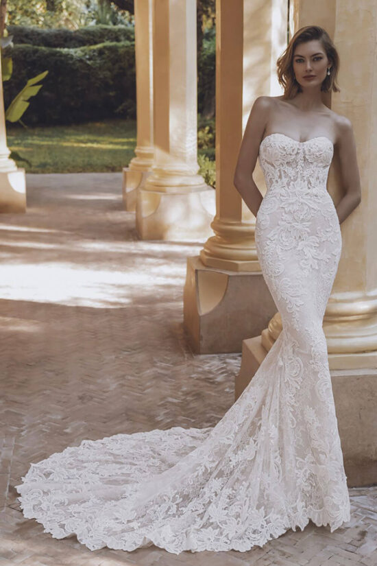 Elegant lace mermaid bridal dress with detachable sleeves