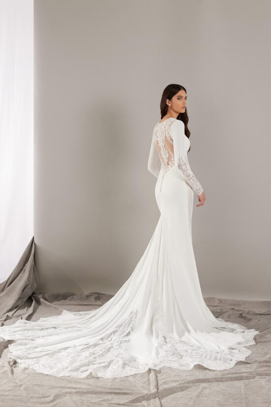 Elegant Bridal Dress With Sleeves