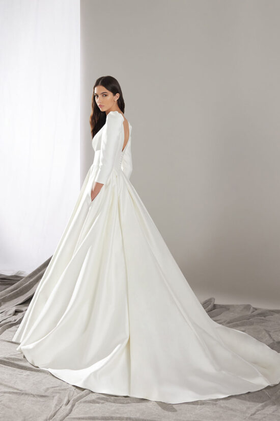 Elegant Bridal Dress with Sleeves