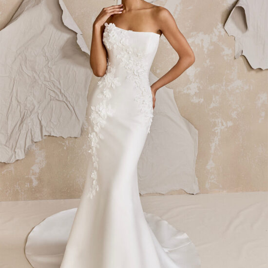 Elegant Strapless Wedding Dress