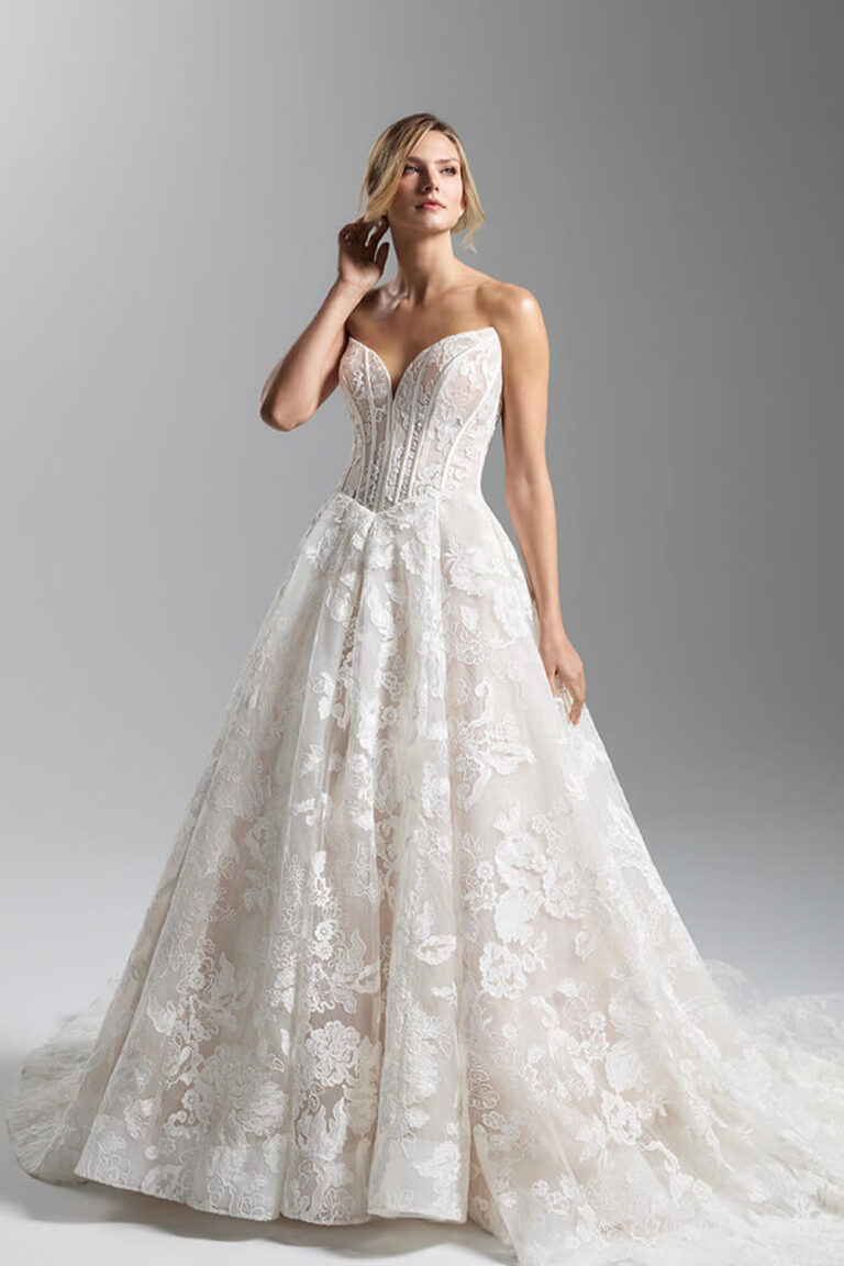 Sweetheart neckline wedding dress