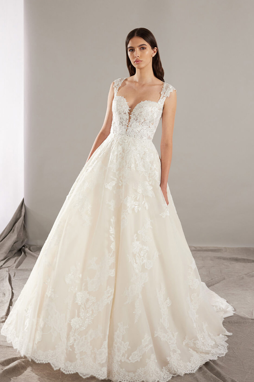 lace wedding dress