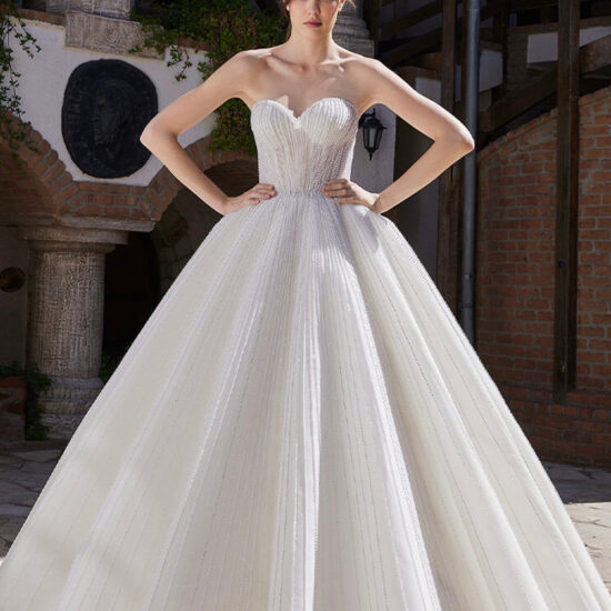 Strapless Sweetheart Neckline Wedding Dress