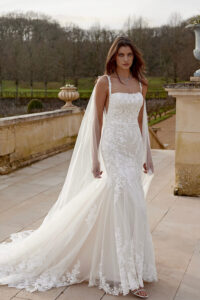 88413 | Lace Wedding Dress