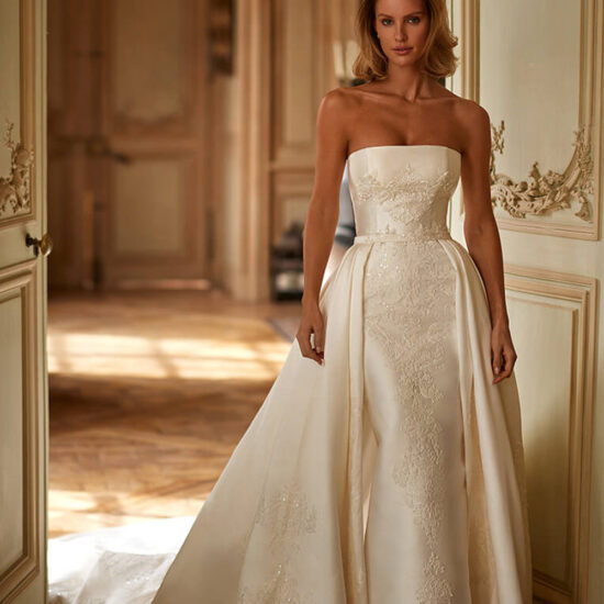 Elegant Strapless Wedding Dress