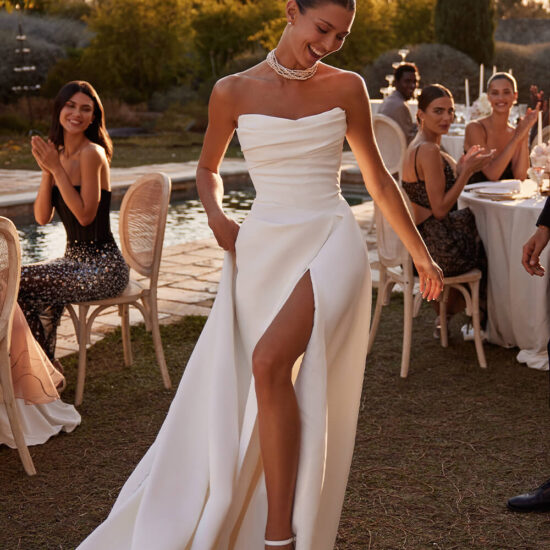 Elegant Strapless Bridal Dress