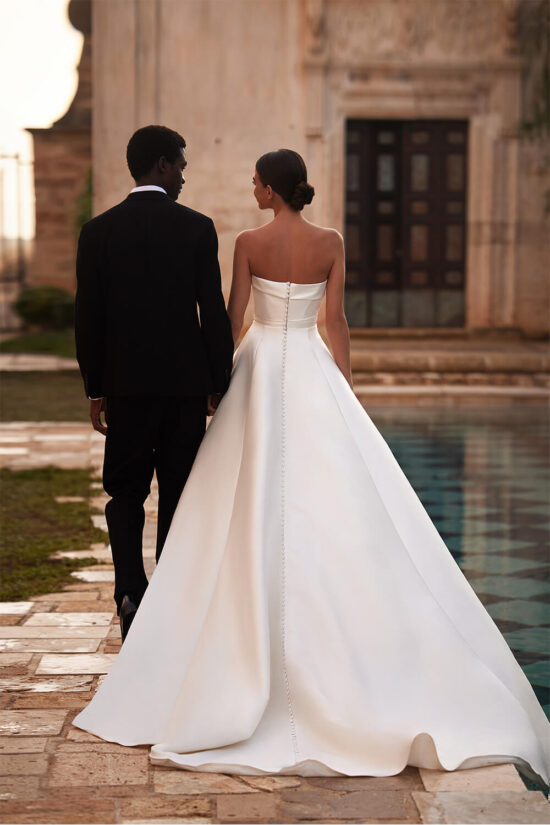 Elegant Strapless Wedding Gown With A slit