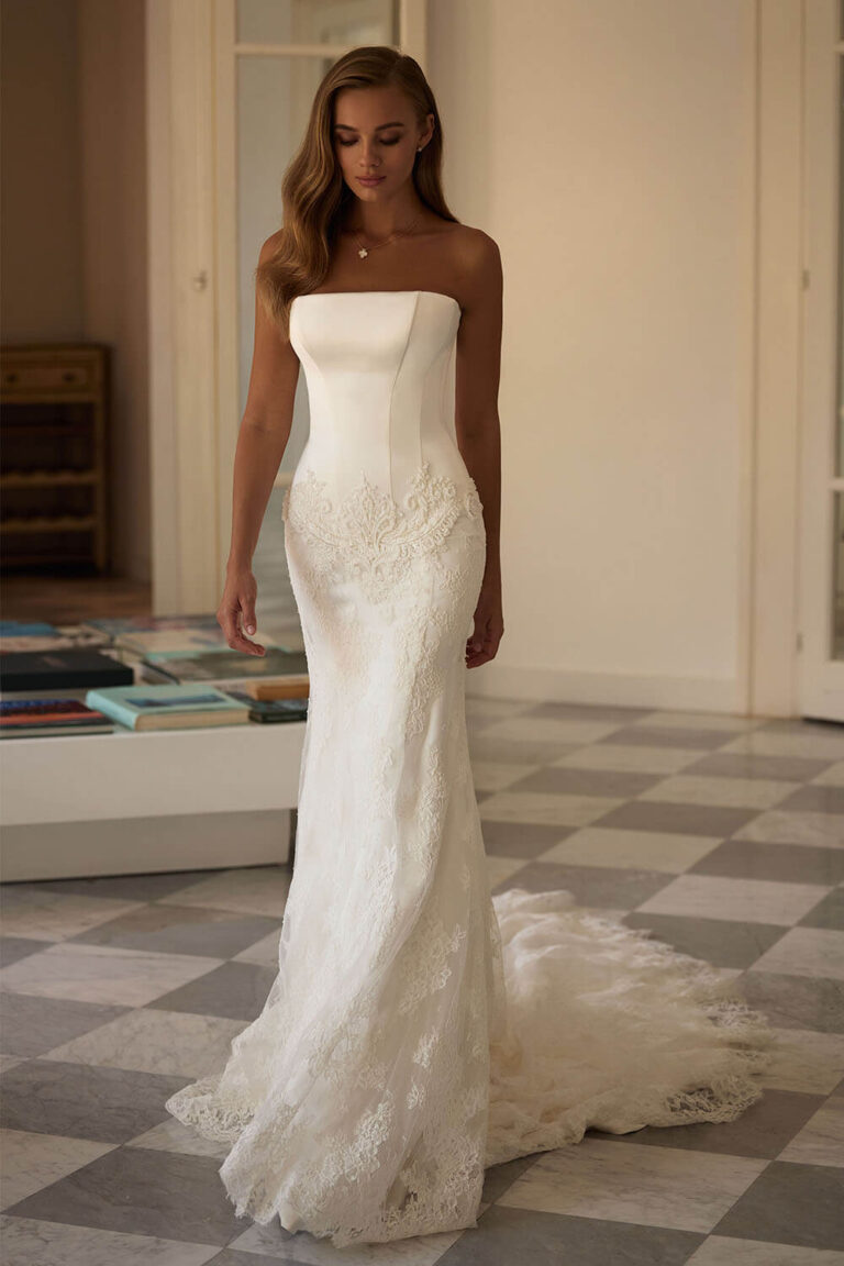 Holbor | Delicate Strapless Wedding Dress | Esposa