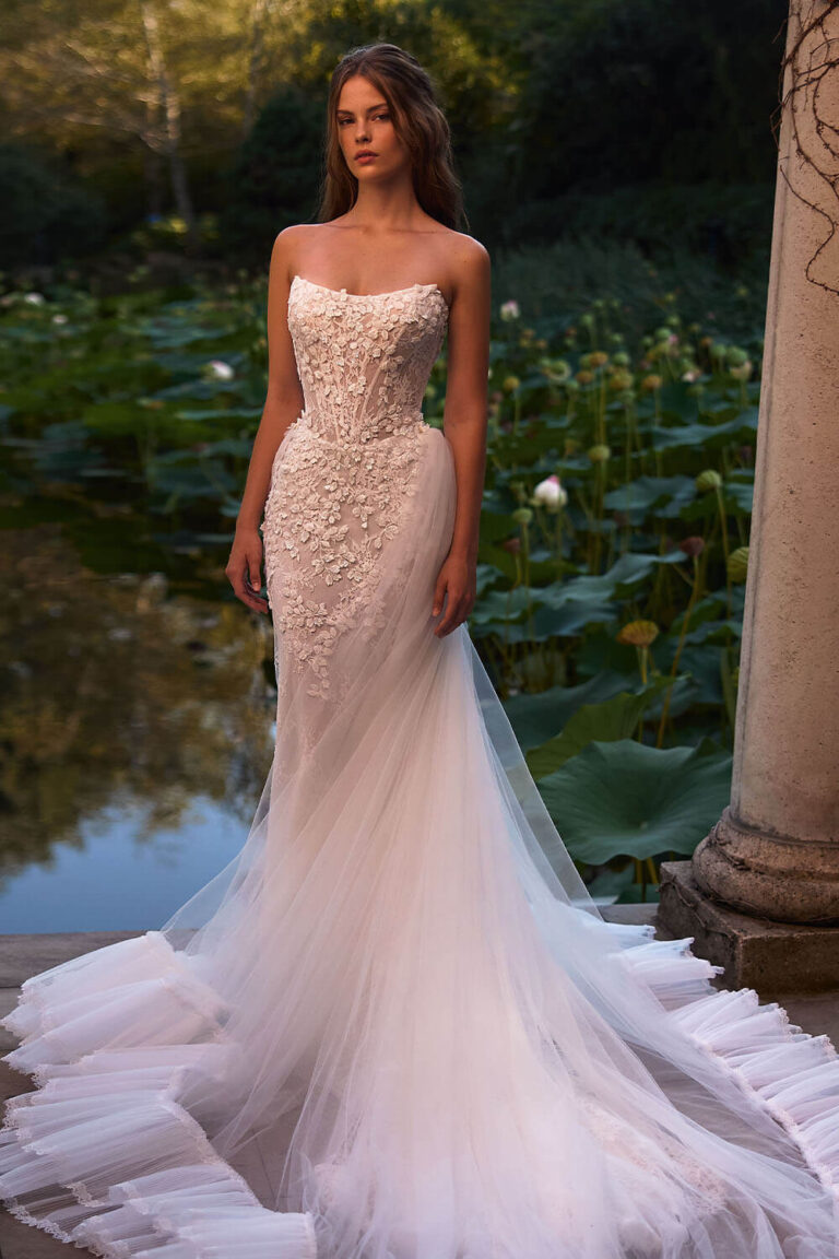 Keenley | Floral Lace Wedding Dress | Esposa